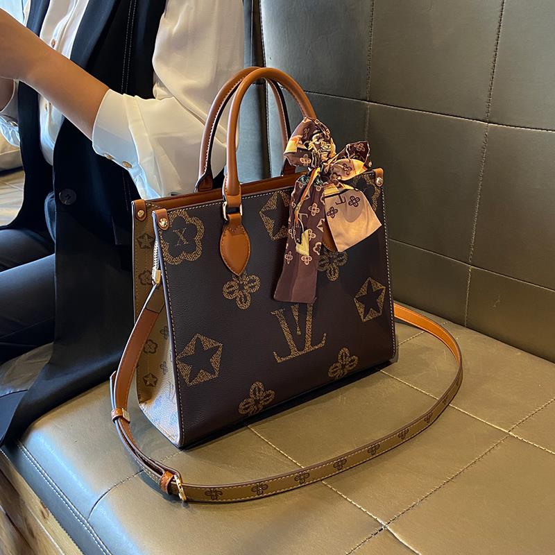 香港品牌包包女2025韩版新款轻奢网红流行百搭大容量手提大包包潮