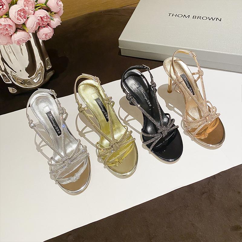 2025年夏新款网红仙女风一字带时装细跟性感水钻百搭法式少女凉鞋