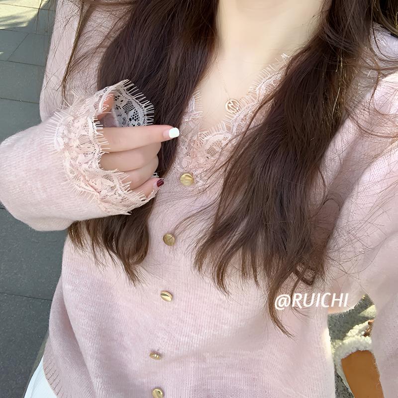 2025秋冬新款甜美V领蕾丝拼接套头毛衣针织衫长袖修身上衣女