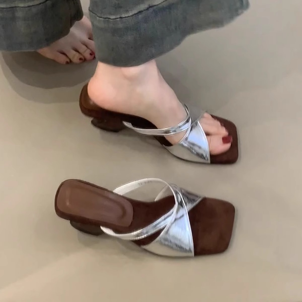 自留版~复古银色高跟一字带凉拖鞋女夏外穿露趾方头气质坡跟凉鞋