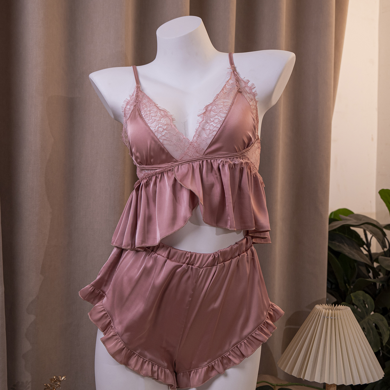 【80-220斤】大码女士缎面蕾丝吊带短裤纯欲睡衣两件套YYTZ011