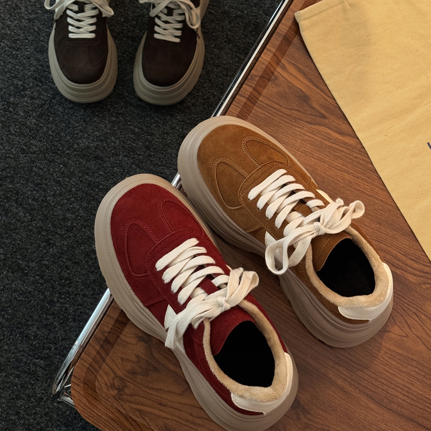 贾不假板鞋女款2025新款冬季超火百搭爆款加绒加厚红色通勤运动鞋