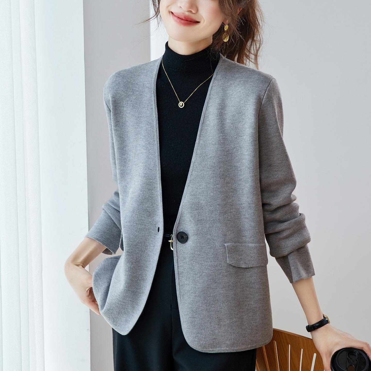 灰色毛衣开衫女春秋外搭高级感轻奢上衣2025新款针织外套宽松休闲