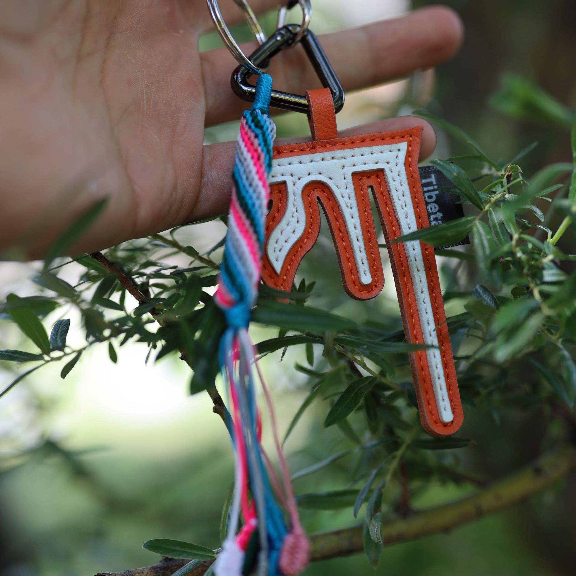 手工藏文字母钥匙扣｜原创皮革挂件 民族风小众礼物 可挂包包/钥匙