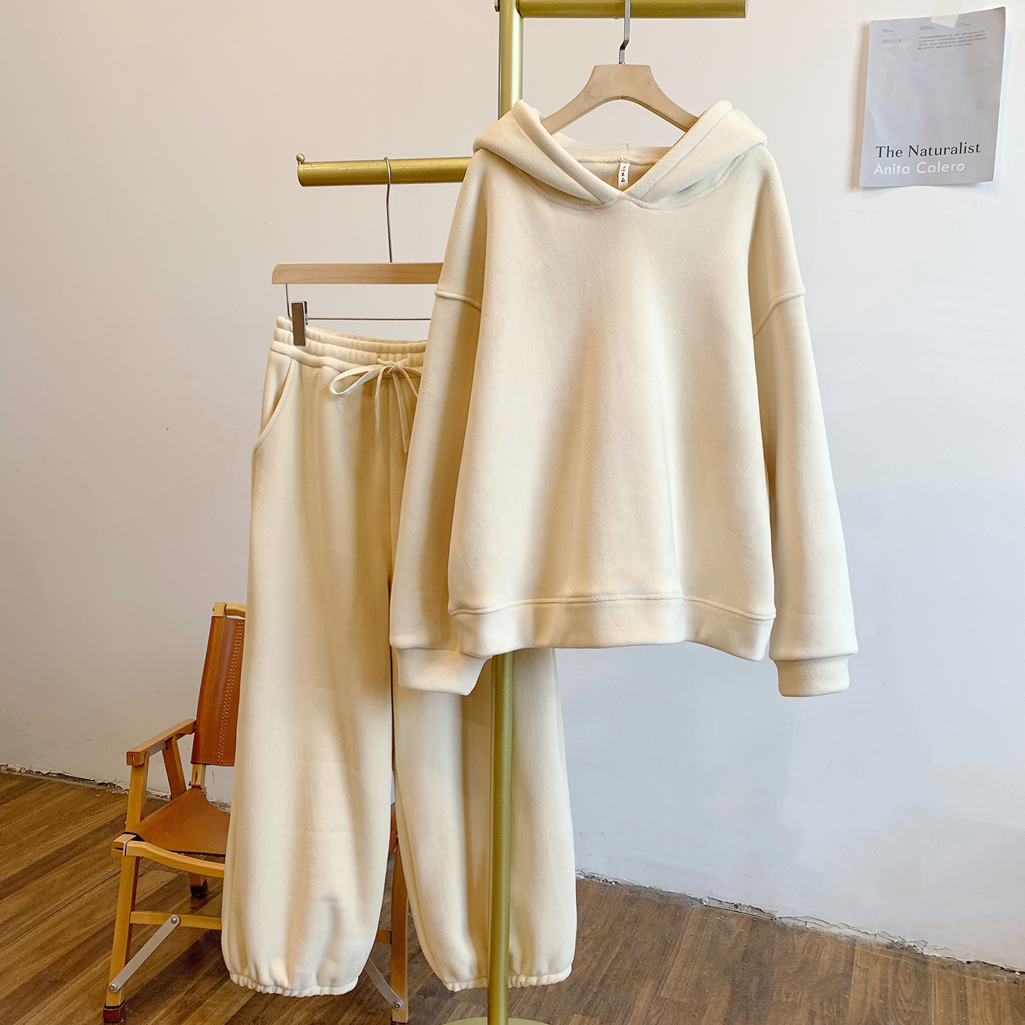 杏仁露C5392纯色毛绒连帽卫衣松紧腰休闲裤套装