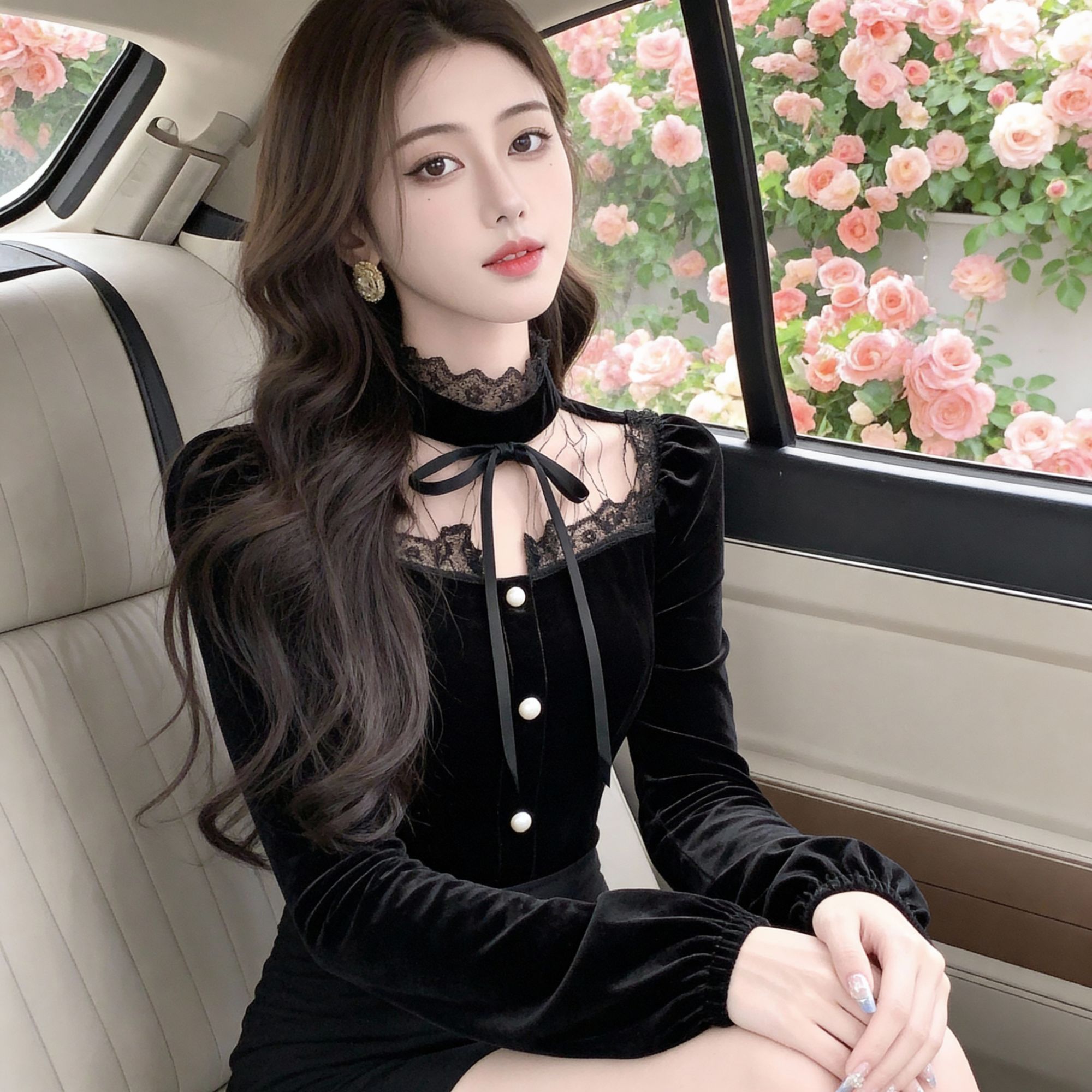 轻奢高级感黑色丝绒上衣女25秋冬轻熟气质蕾丝拼接打底衫叠穿衬衣