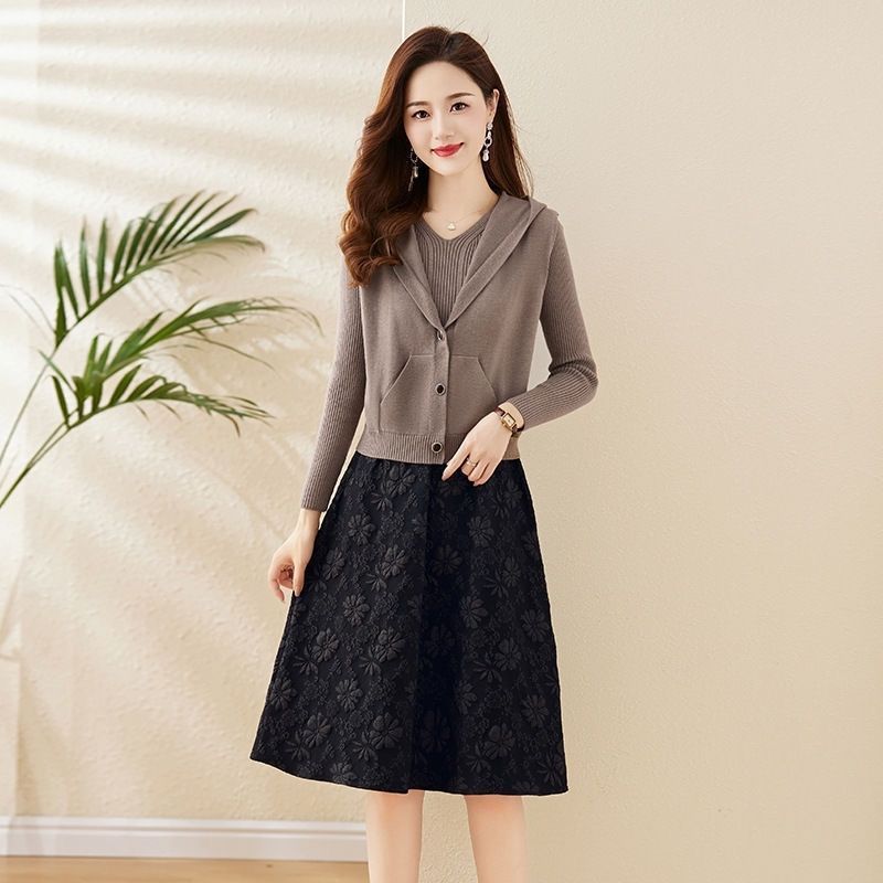 2025两件套连衣裙女秋季新款小个子气质洋气针织马甲搭配裙子套装