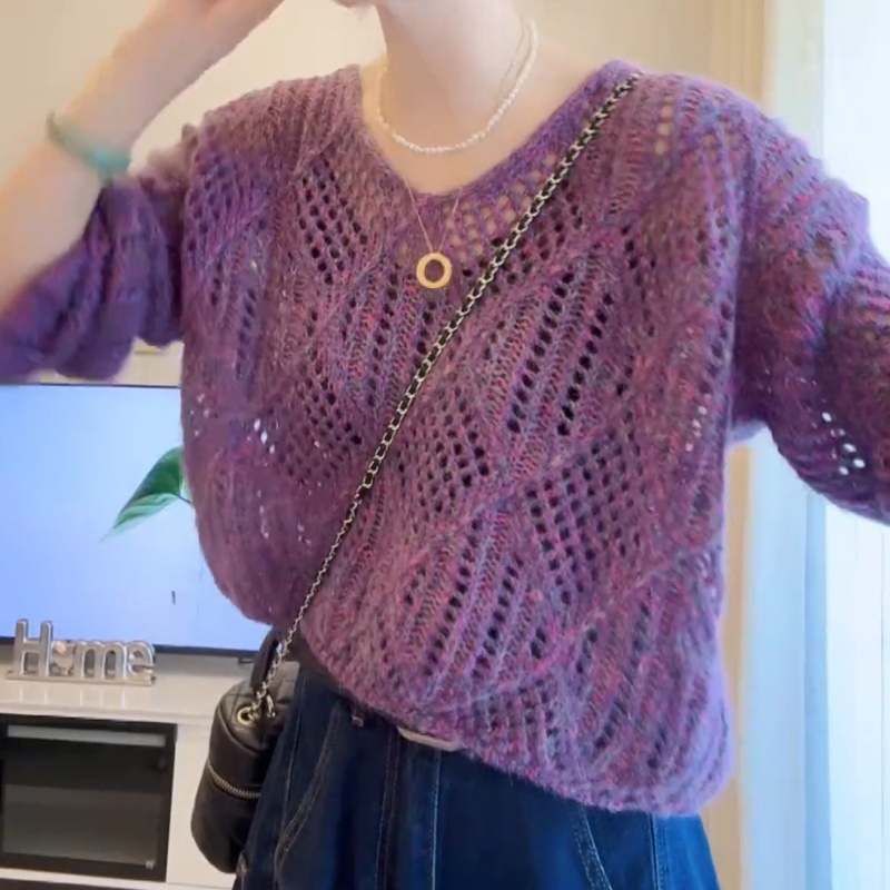 早秋新款气质长袖针织时尚宽松套头镂空V领百搭上衣LK2505758