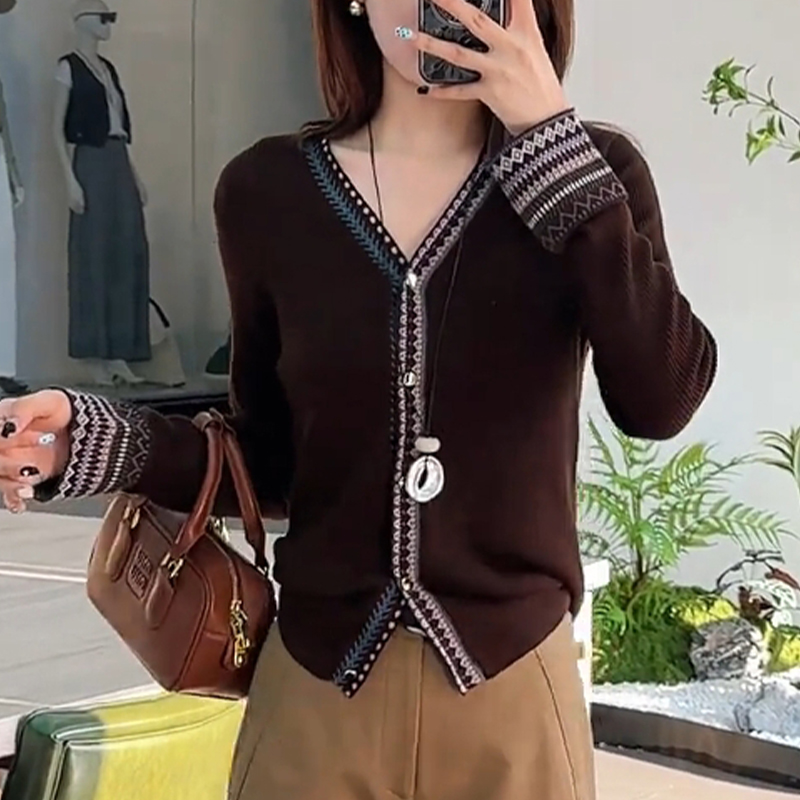 早秋V领提花针织衫女2025新款设计感洋气百搭拼接撞色开衫女上衣