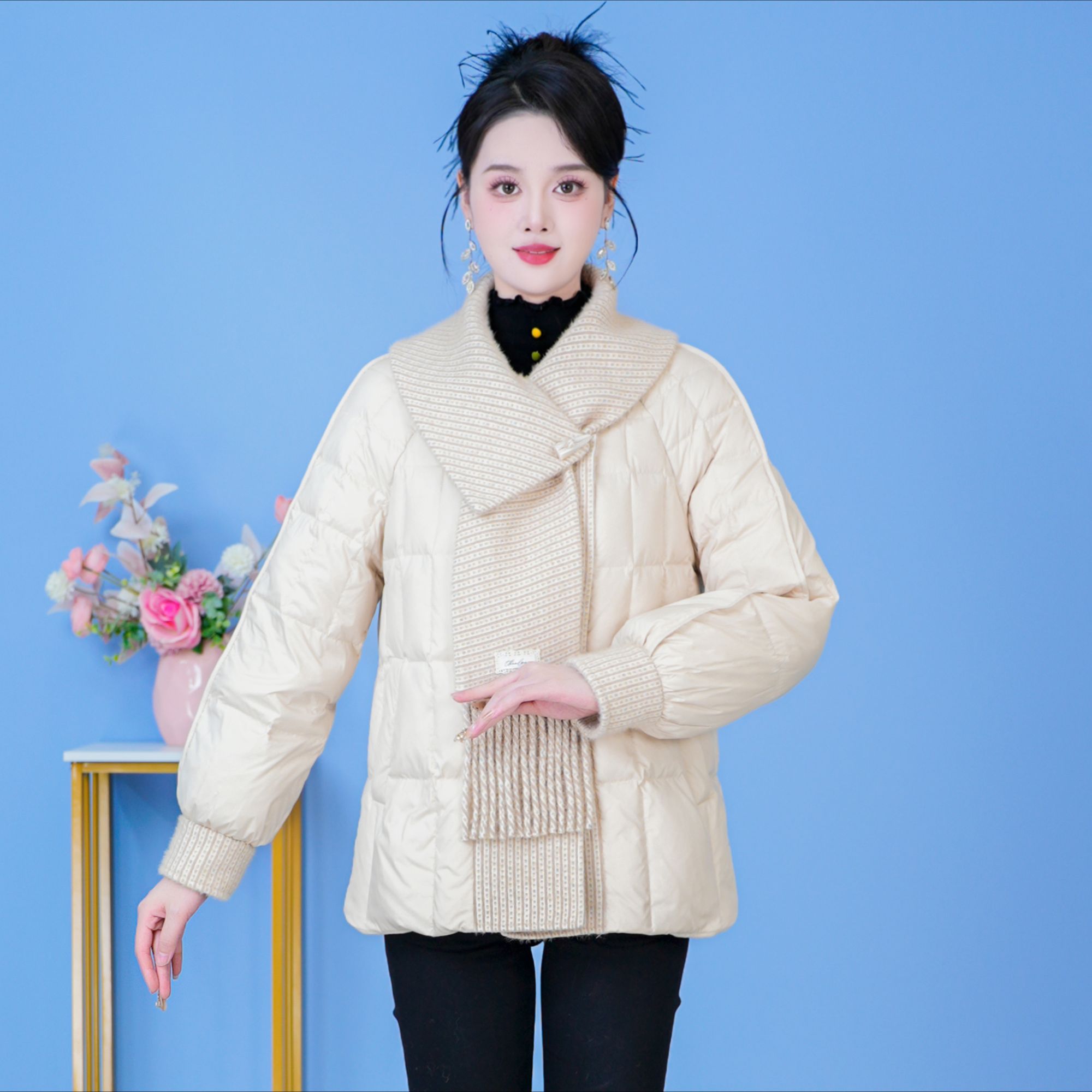 纯色轻职风女羽绒服短款围巾领显瘦百搭立领时尚羽绒服SJYH3388