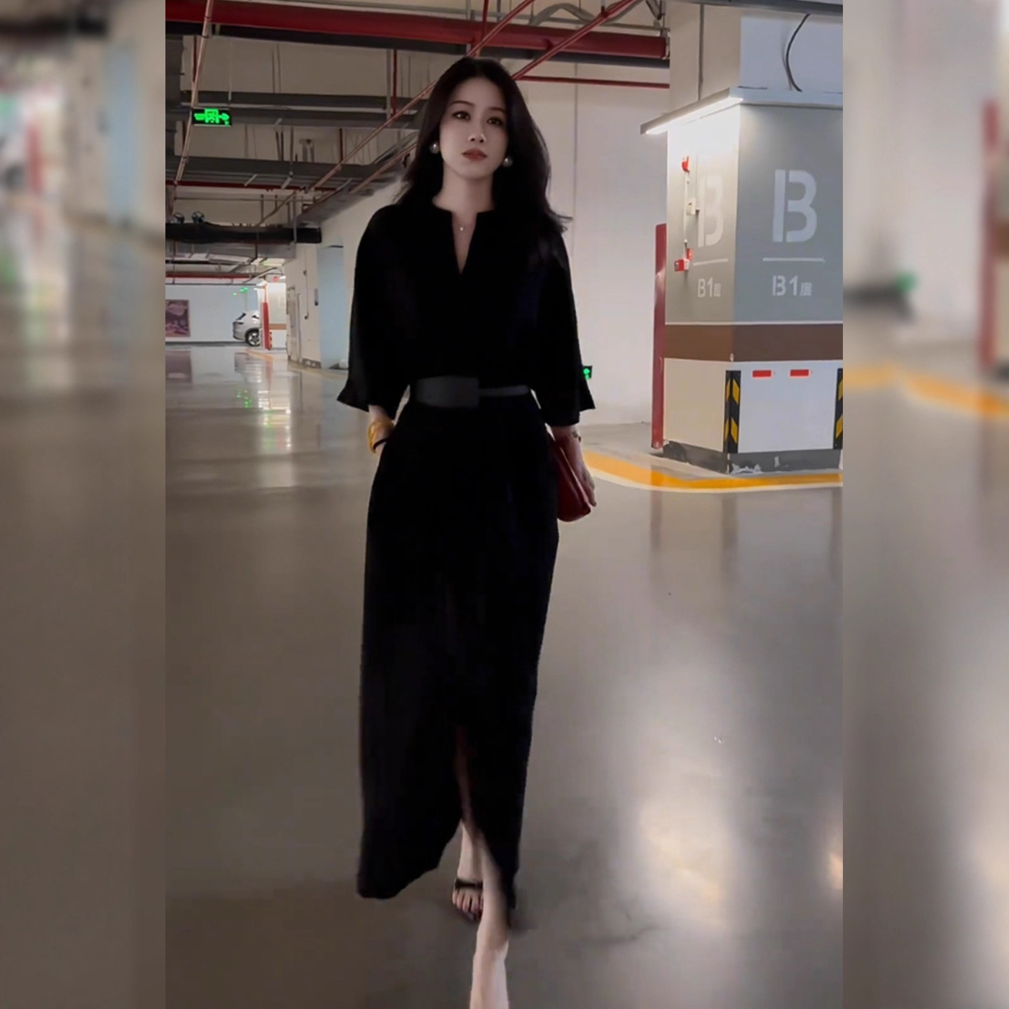 大码赫本风气质黑色连衣裙胖妹妹mm秋季新款通勤百搭时尚长裙女装