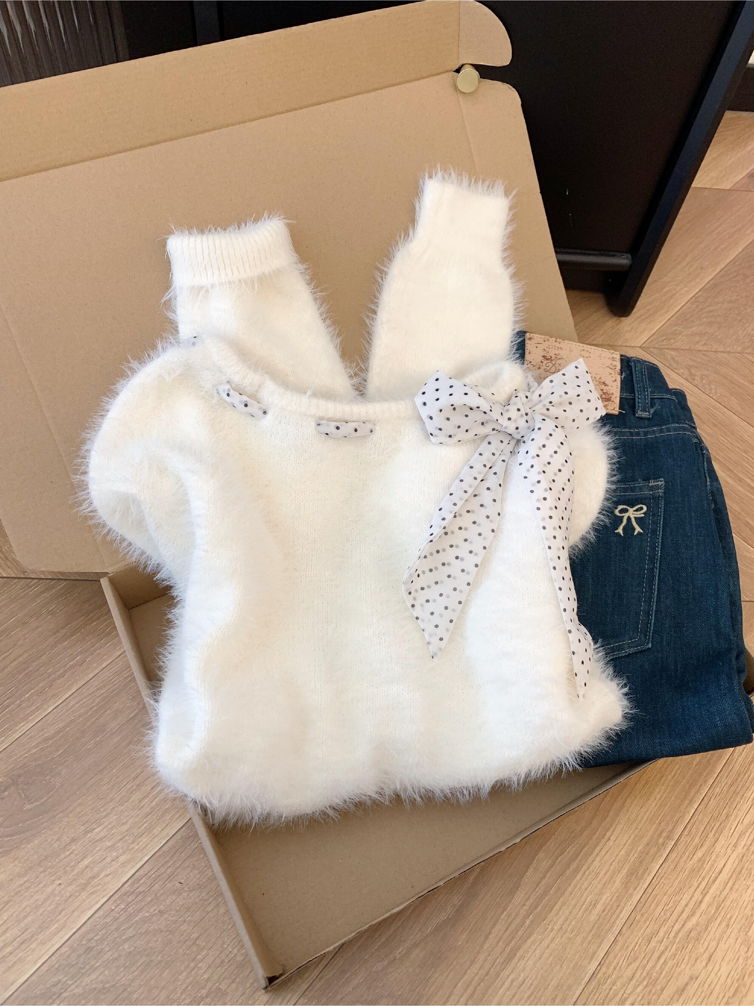 白色水貂绒毛衣女2025秋冬新款爆款保暖软糯慵懒高级感长袖针织衫