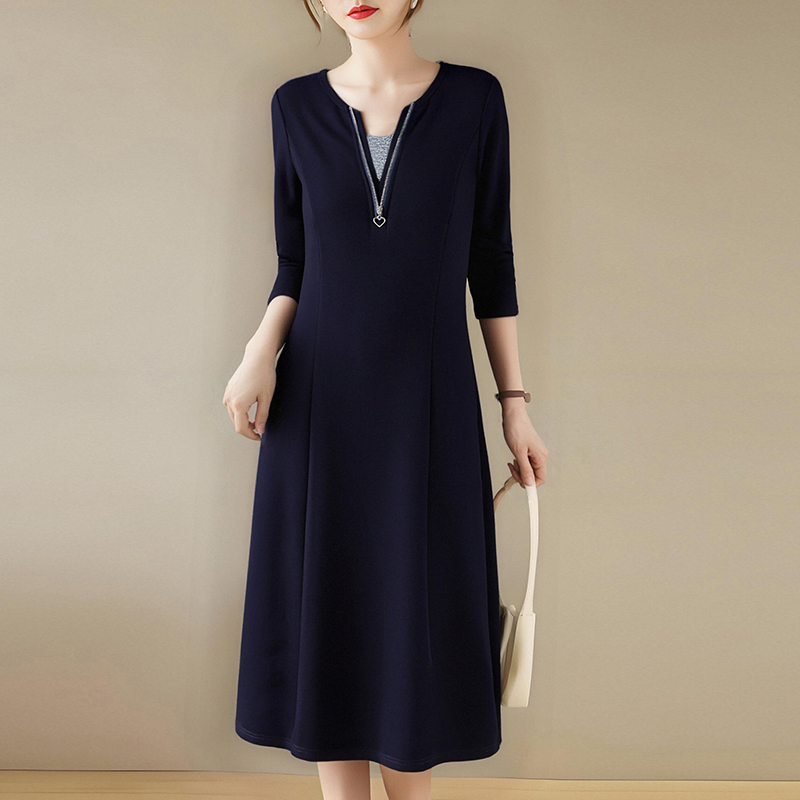V领宽松长袖连衣裙女秋季新款大码收腰显瘦A字裙撞色假两件T恤裙