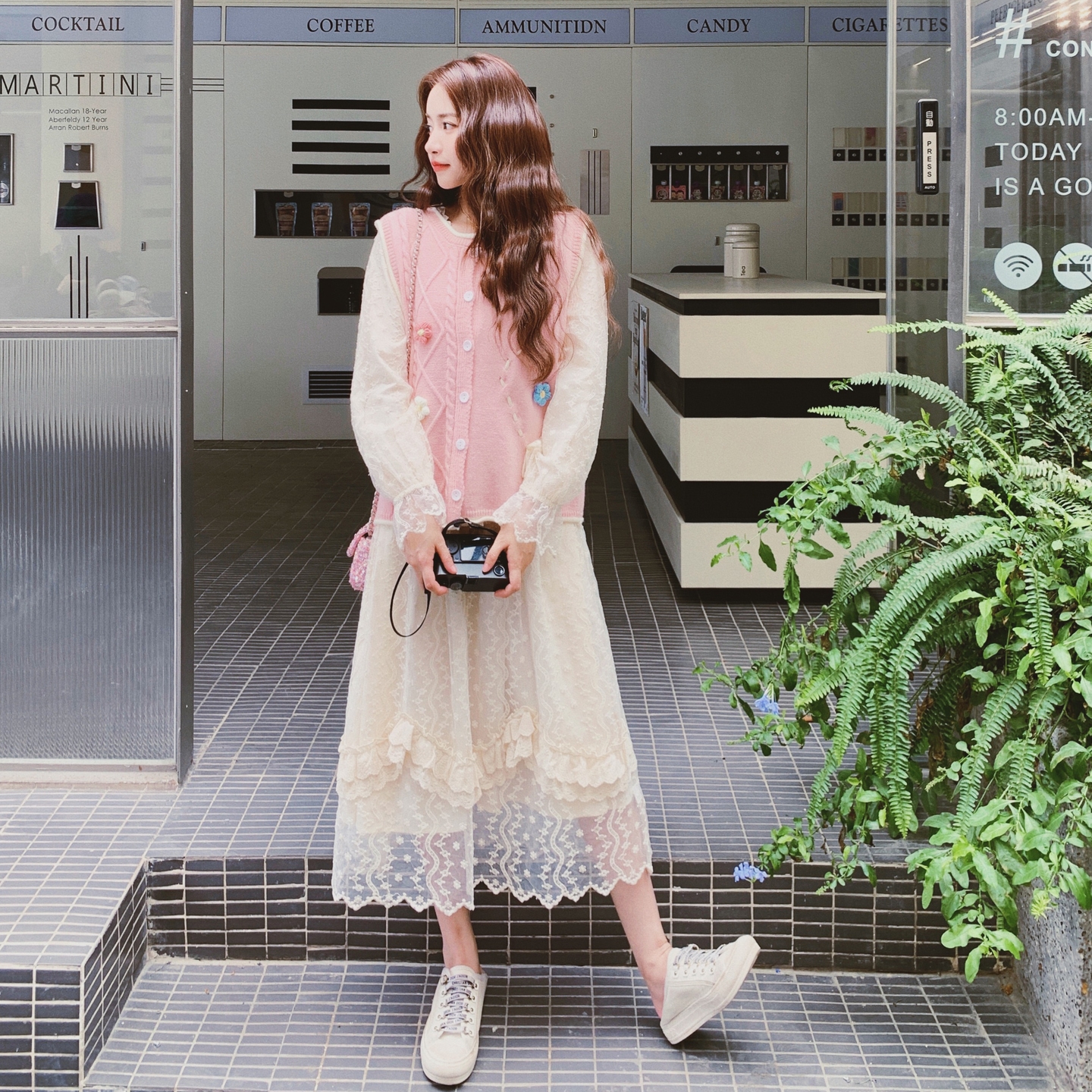 文艺少女风减龄套装裙女早秋新款超洋气针织马甲绣花连衣裙两件套