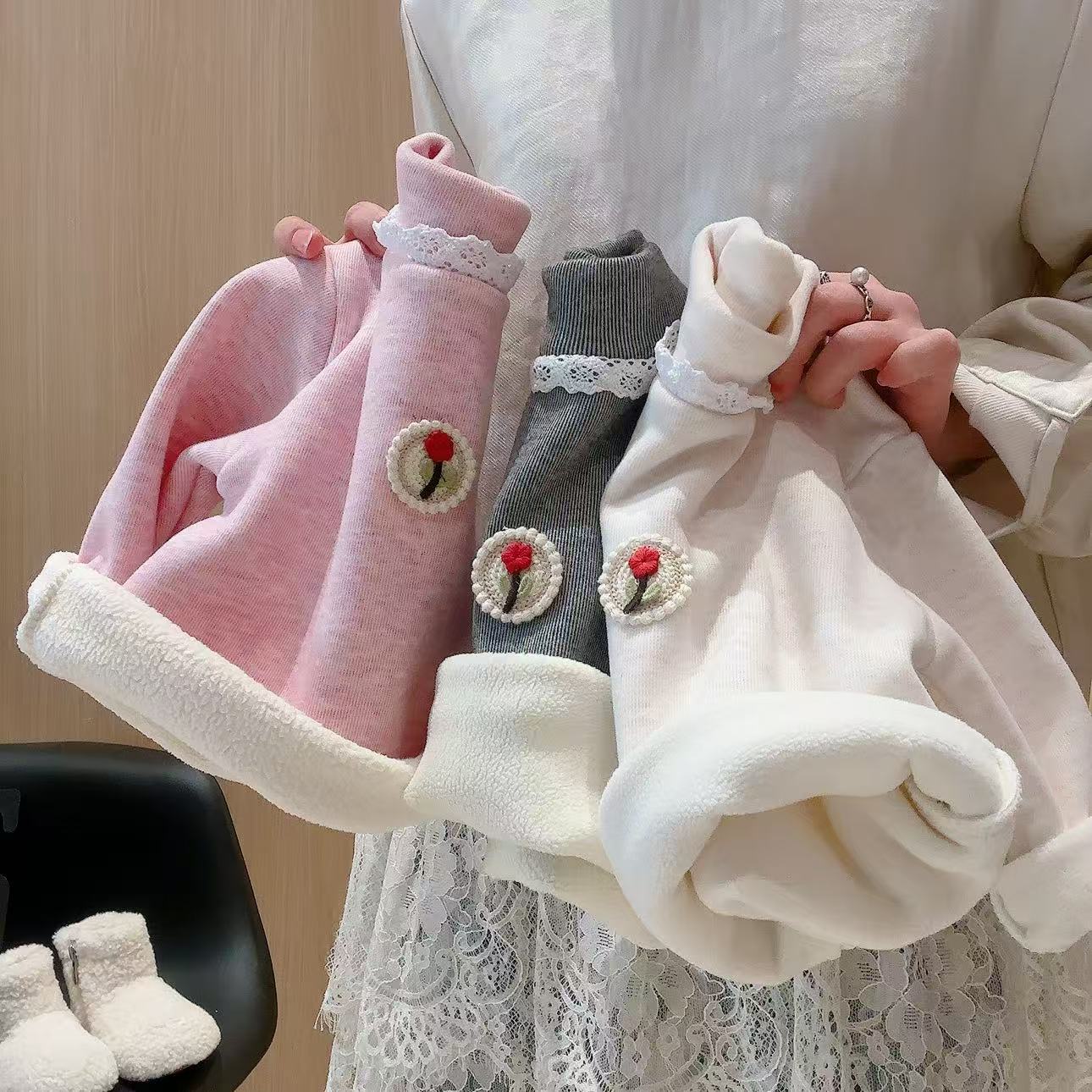 女童加绒加厚打底衫 秋冬新款蕾丝花朵洋气百搭保暖女宝上衣