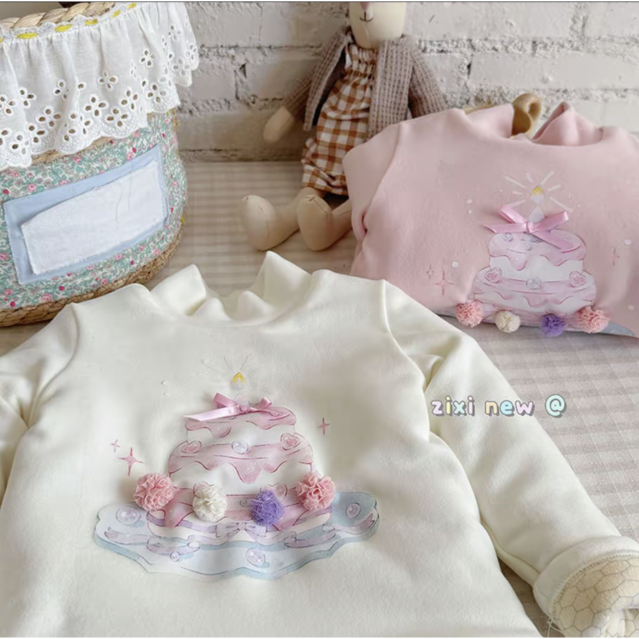 【三层加棉 温变内里】580g女童冬款加绒加厚上衣半高领卡通印花