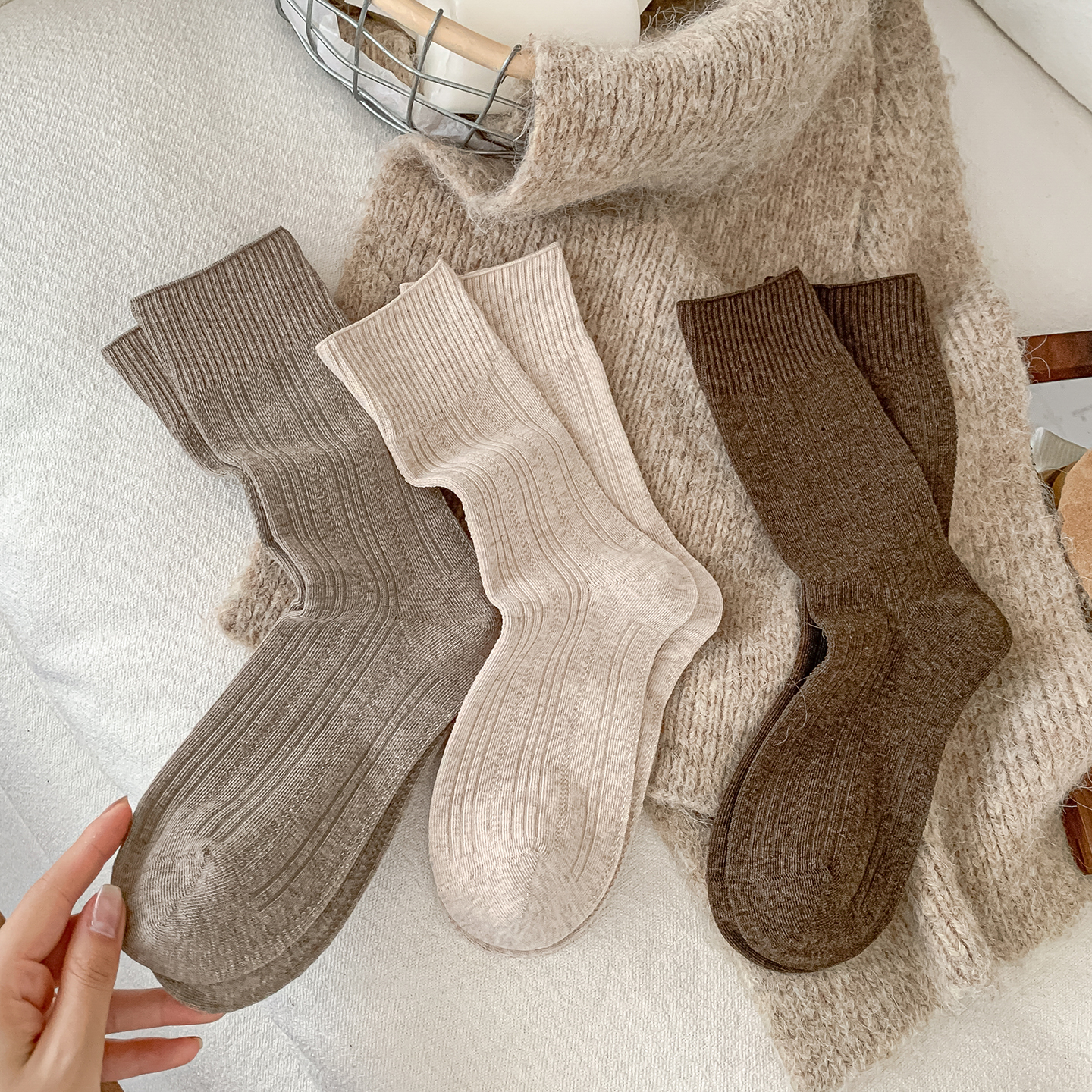 秋冬款袜子女中筒袜miu系简约百搭纯色系春秋季堆堆长袜配勃肯鞋