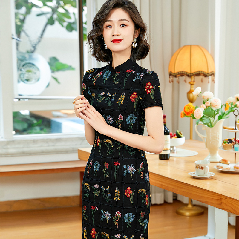 旗袍夏季2025年新款复古中国风黑色棉麻刺绣日常改良长款25026