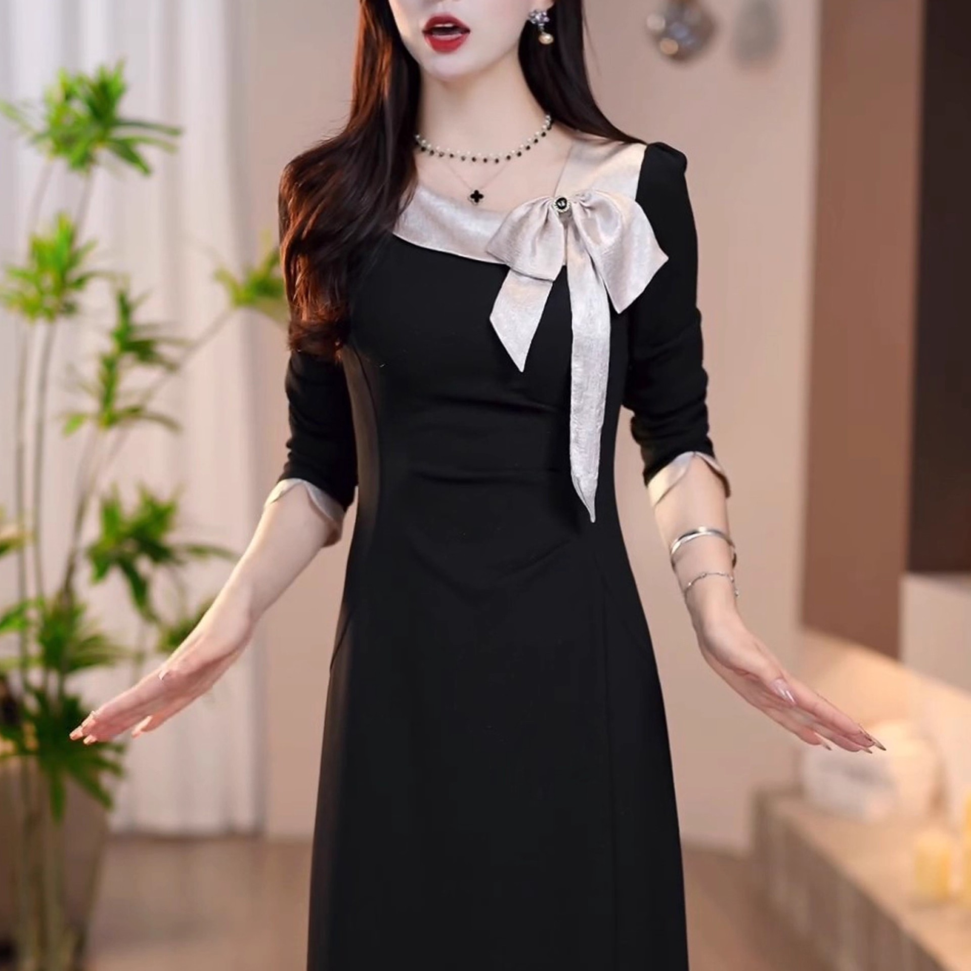 蝴蝶结优雅装饰气质法式收腰长裙2026春季新款洋气百搭显瘦连衣裙