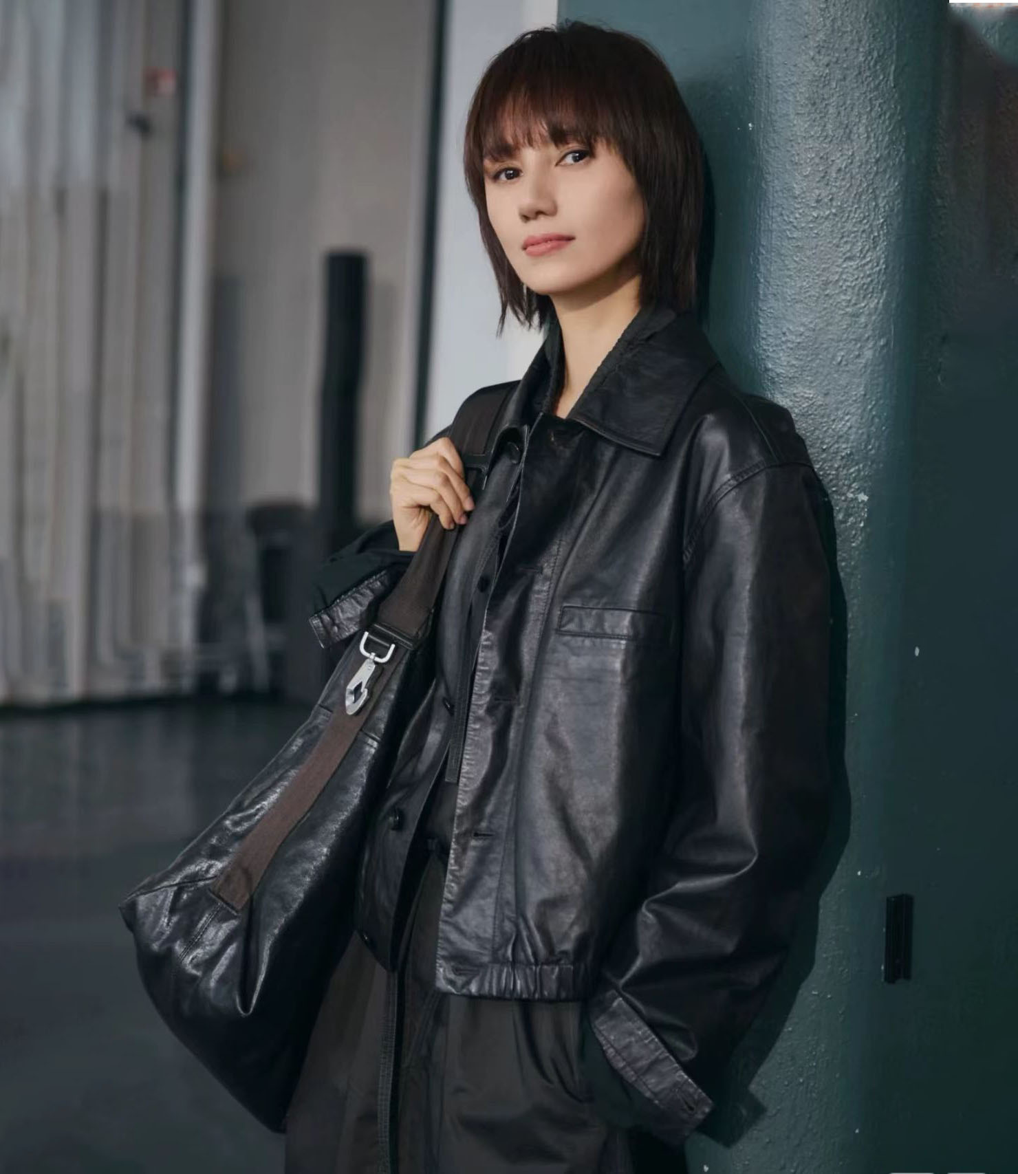 袁泉同款真皮皮衣女短款2025油蜡绵羊皮宽松皮夹克外套51076