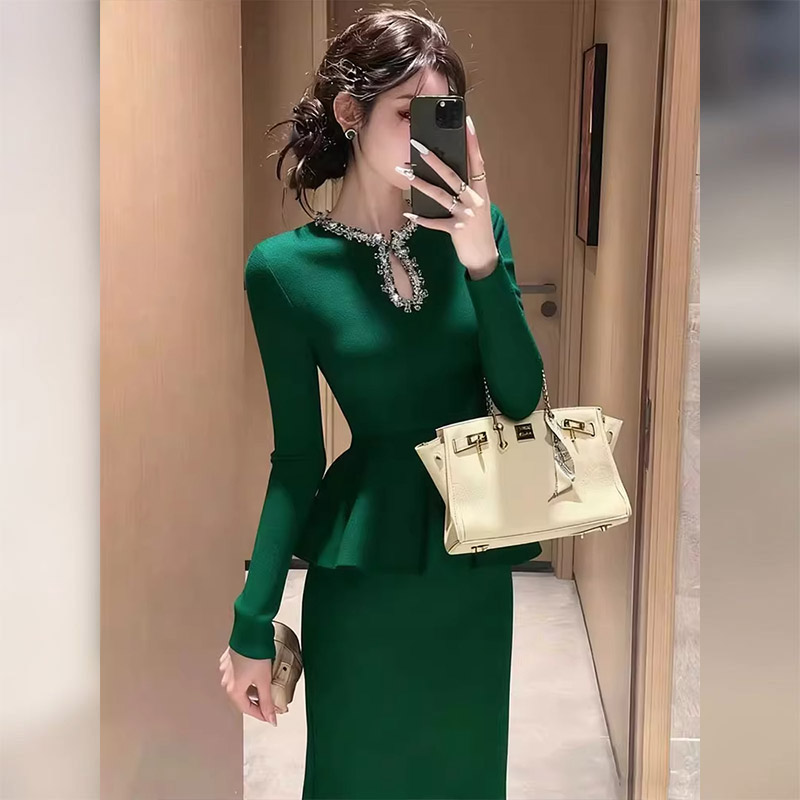 秋季千金贵气感御姐穿搭高端精致名媛气质小香风深绿色针织套装裙