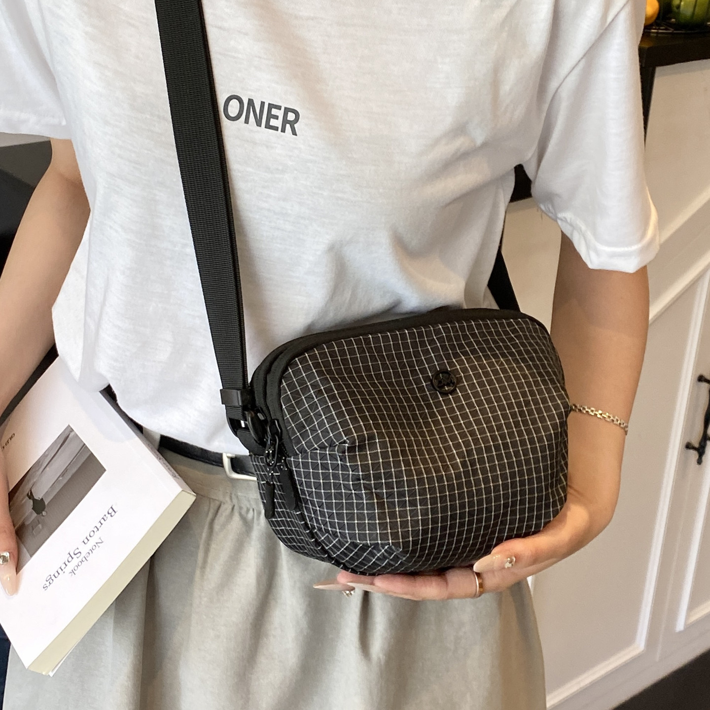 格子尼龙布小包包2025新款时尚运动包休闲百搭男女轻便百搭小包包