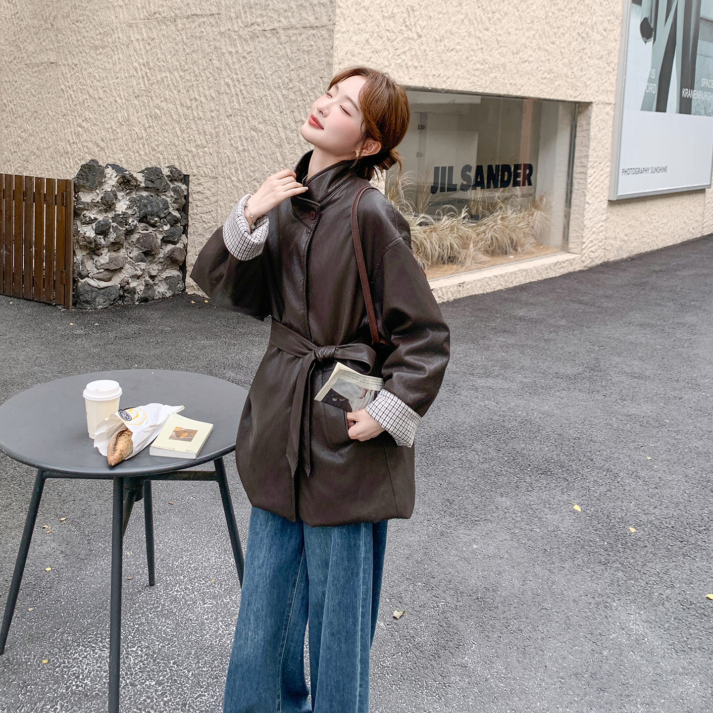 街头酷飒设计感白鸭绒皮衣外套女2025新款冬季美拉德复古PU羽绒服