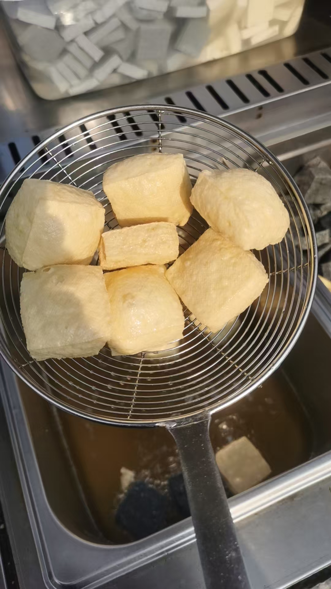 网红3.5新派臭豆腐生胚商用批发半成品摆摊美食小吃小块新鲜