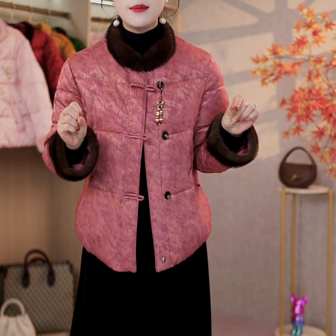 国风洋气显瘦轻奢加厚毛领棉服2025冬季新款妈妈装减龄保暖棉外套