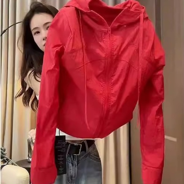 韩版时尚红色洋气连帽防晒外套夏季2025新款休闲运动高级感上衣女