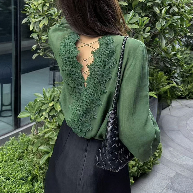 法式设计感V领衬衫女夏季2025新款宽松显瘦独特别致镂空长袖衬衣