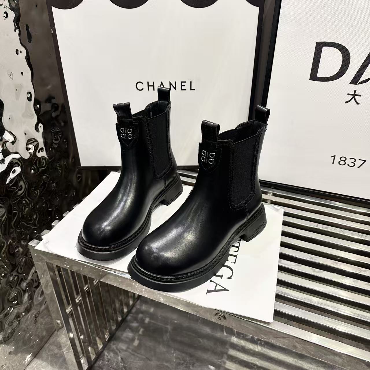 大金大码女鞋40-43时尚加厚保暖烟筒靴短靴