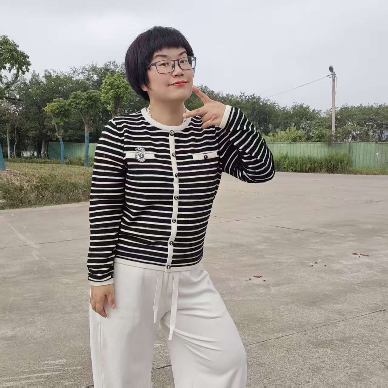 短款时尚休闲打底圆领纯羊毛园领