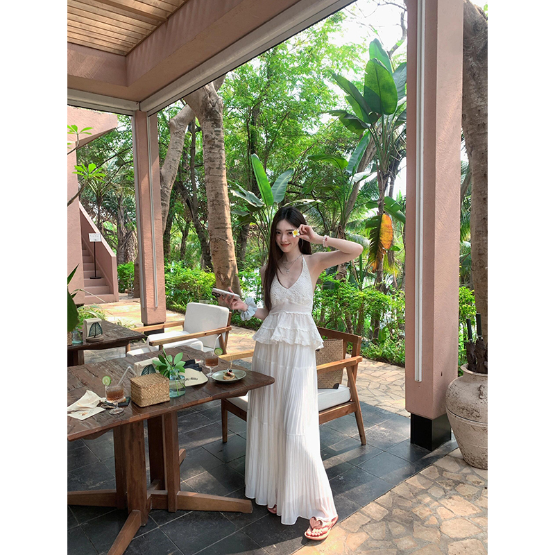 时尚温柔风蕾丝钩花吊带背心上衣女夏季高腰显瘦压褶半身裙两件套