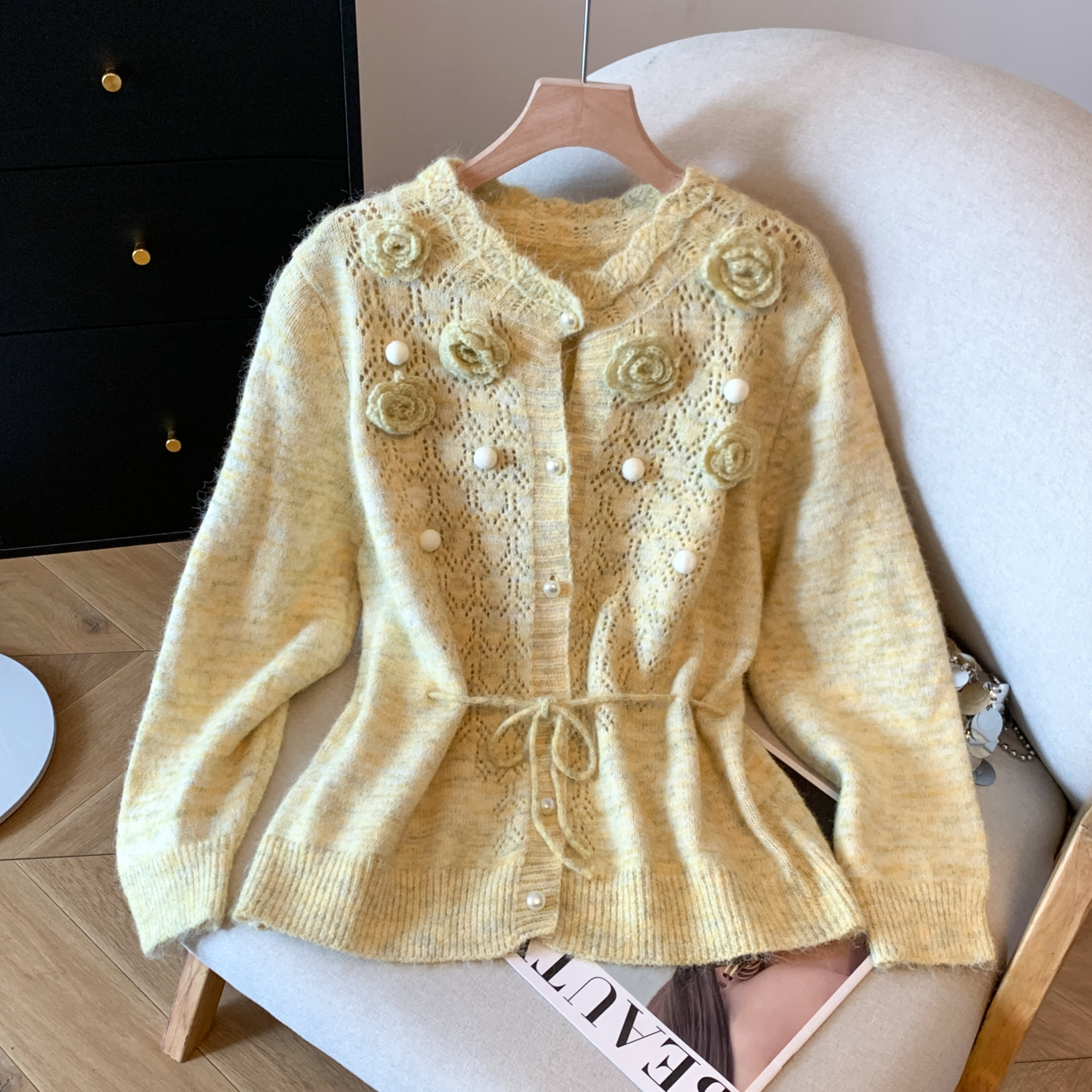 法式立体花朵羊毛针织开衫2025秋季新款系带甜美软糯百搭针织开衫
