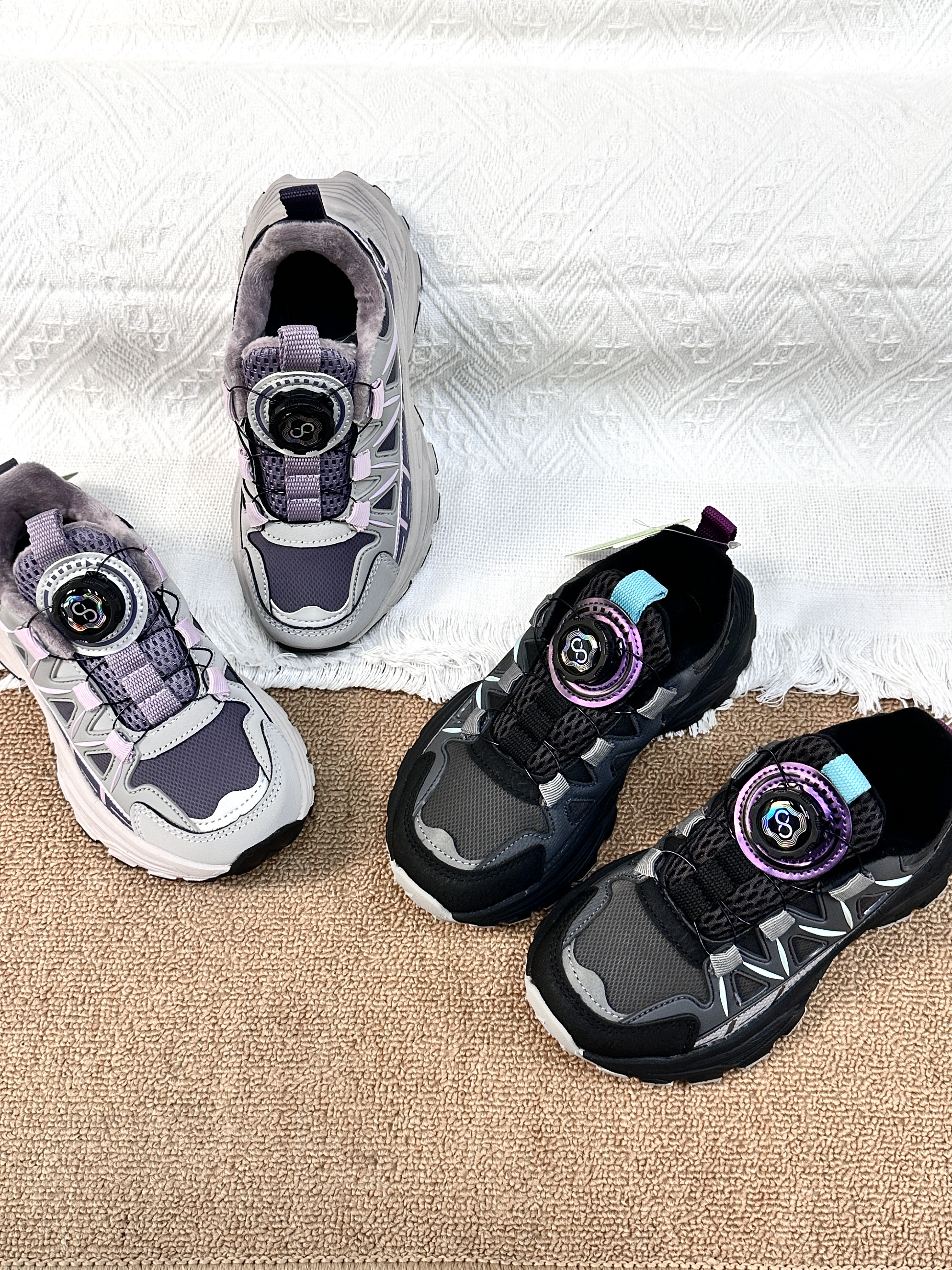 2025冬季新款薄绒旋转纽扣厚底舒适休闲运动鞋男女童二棉