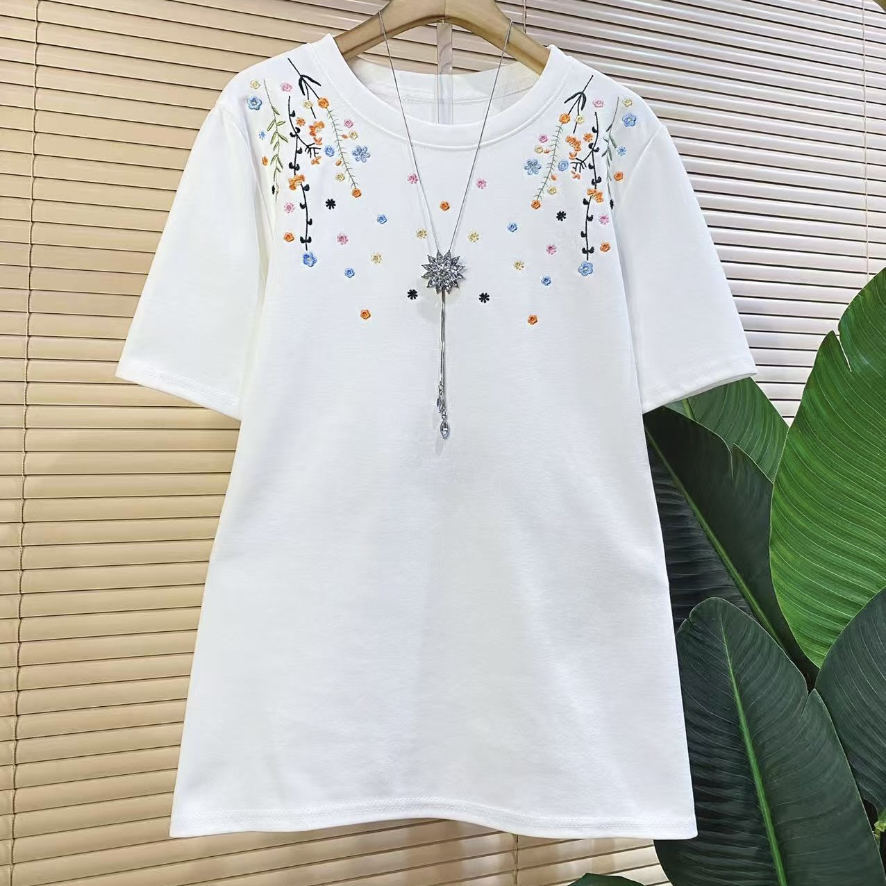 P胖mm欧货时尚新款重工刺绣圆领遮肉宽松半袖衫