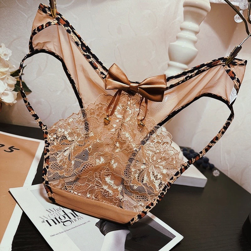 轻奢蕾丝内裤女士性感时尚蝴蝶结镂空三角裤舒适包臀棉裆底裤新品