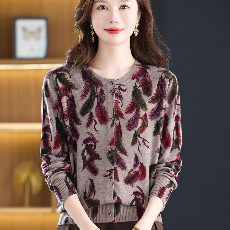 妈妈洋气大码毛衣中年女装秋冬装针织上衣中老年纯羊毛衫印花开衫