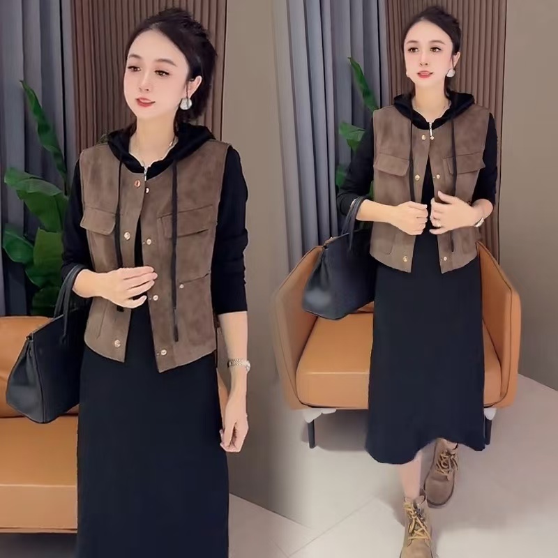 秋季新款连衣裙女2025宽松遮肉套装群显瘦连帽卫衣裙马甲两件套