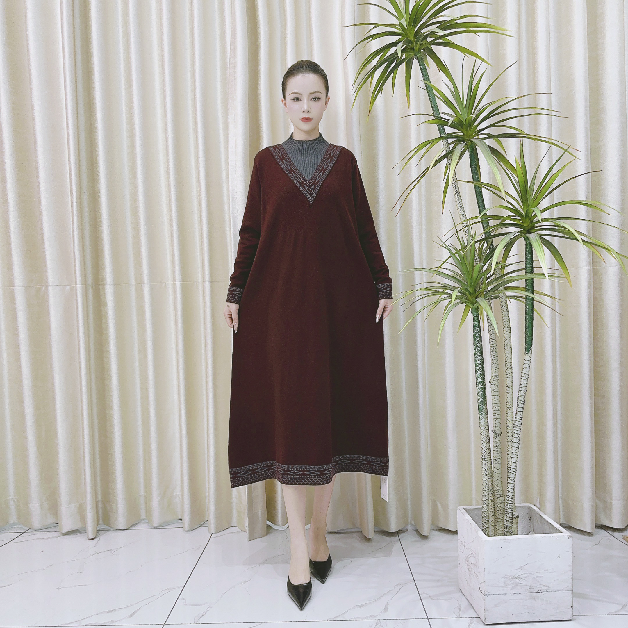 9891波尔多红提花设计款羊毛气质秋冬轻奢针织连衣裙时尚复古