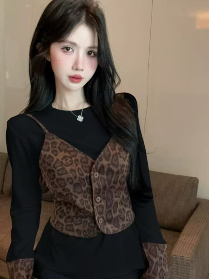 气质修身显瘦重工艺设计感时尚百搭t上衣