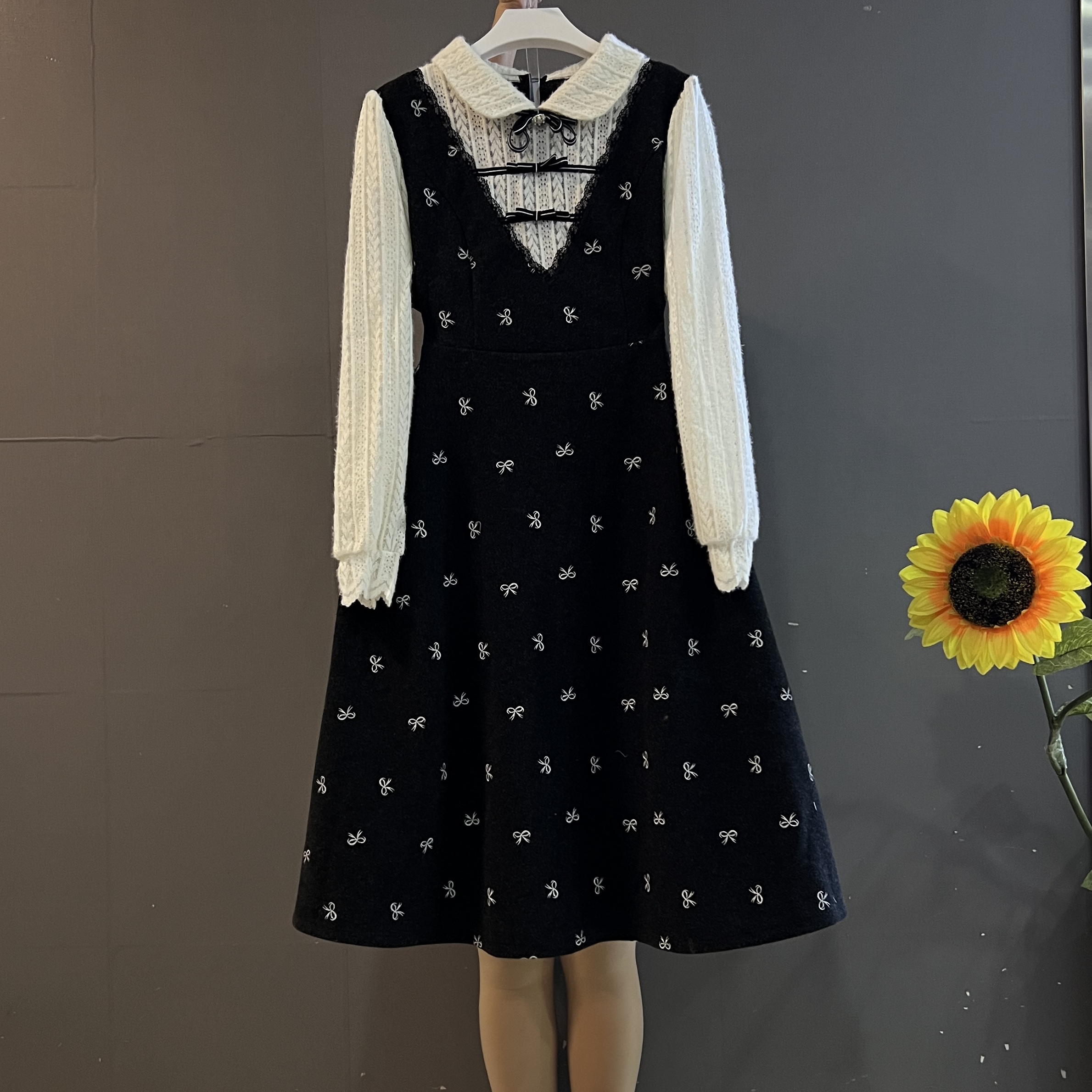 新款法式小香风时尚洋气拼接娃娃领收腰显瘦中长款连衣裙