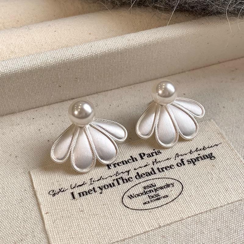 铁合金锆石耳饰 新中式国风拉丝花瓣珍珠耳环S925纯银针耳钉独特