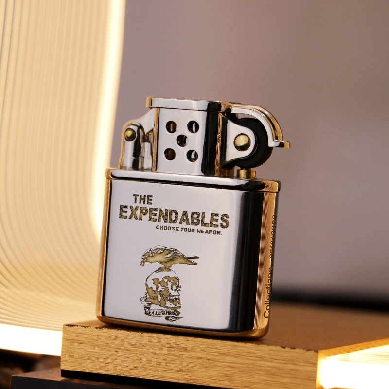 ZORRO典藏美版蝙蝠侠限量防风煤油打火机七夕节礼物送男生礼盒装