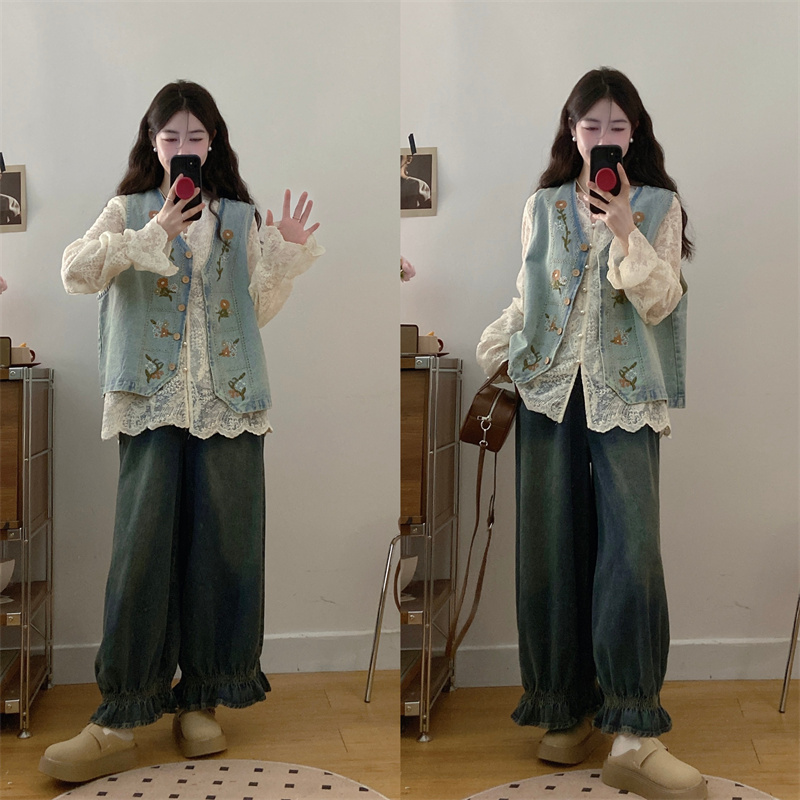 大码新款胖mm设计感绣花马甲休闲打底蕾丝衬衫显瘦牛仔裤洋气穿搭