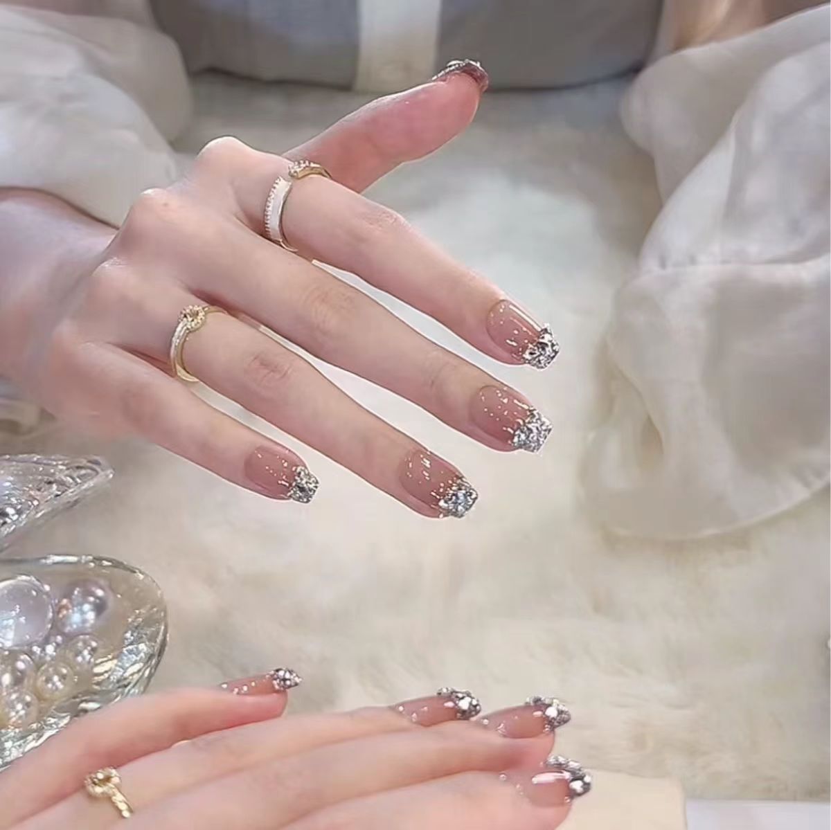 【指尖钻】爆闪简约纯手工穿戴甲甲片轻奢美甲高级感十片装秋冬新款