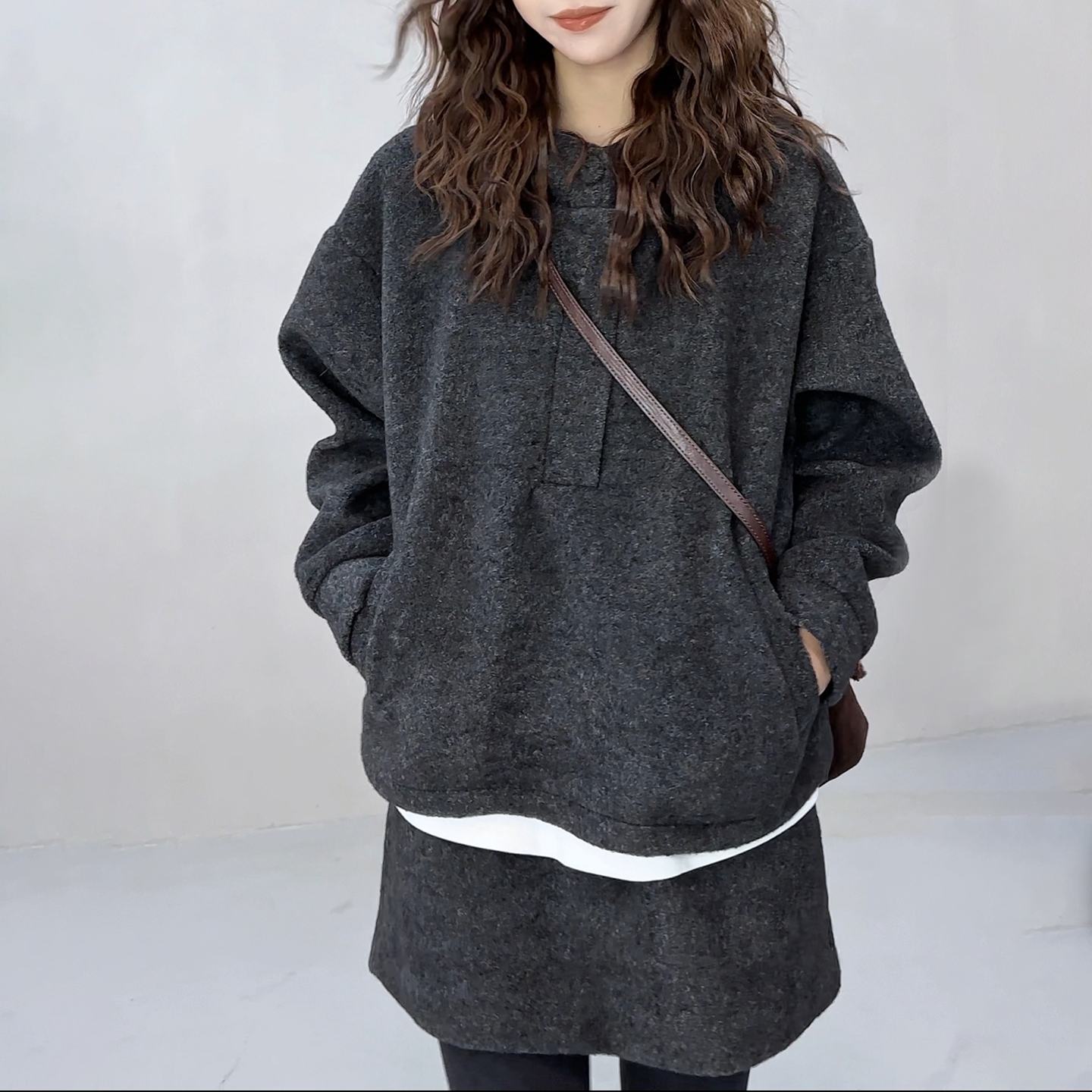 韩系复古慵懒风灰色连帽卫衣半裙两件套女装新款设计感深冬穿搭潮