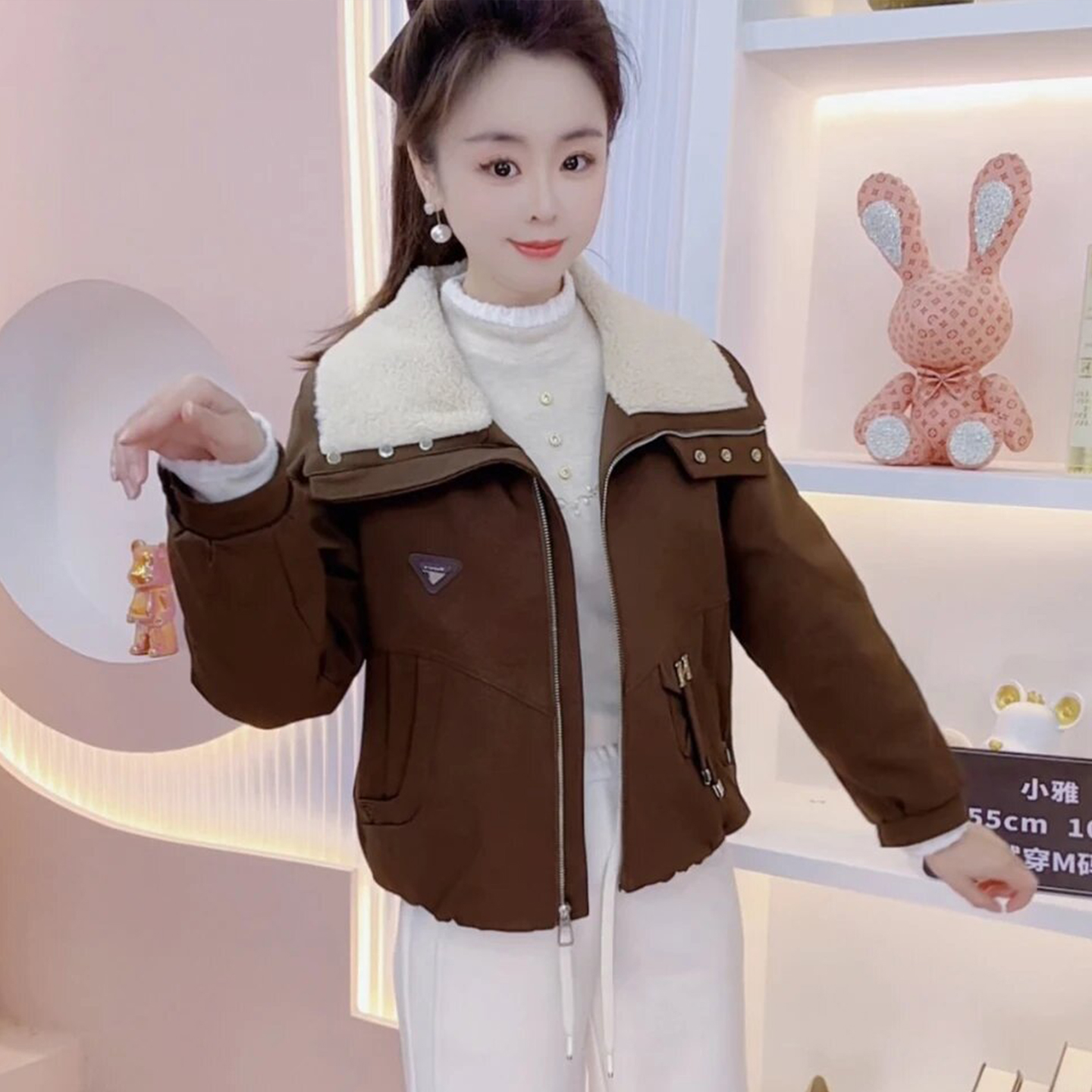 2025冬季新款时尚洋气加厚加绒保暖短款外套女洋气韩版减龄派克服