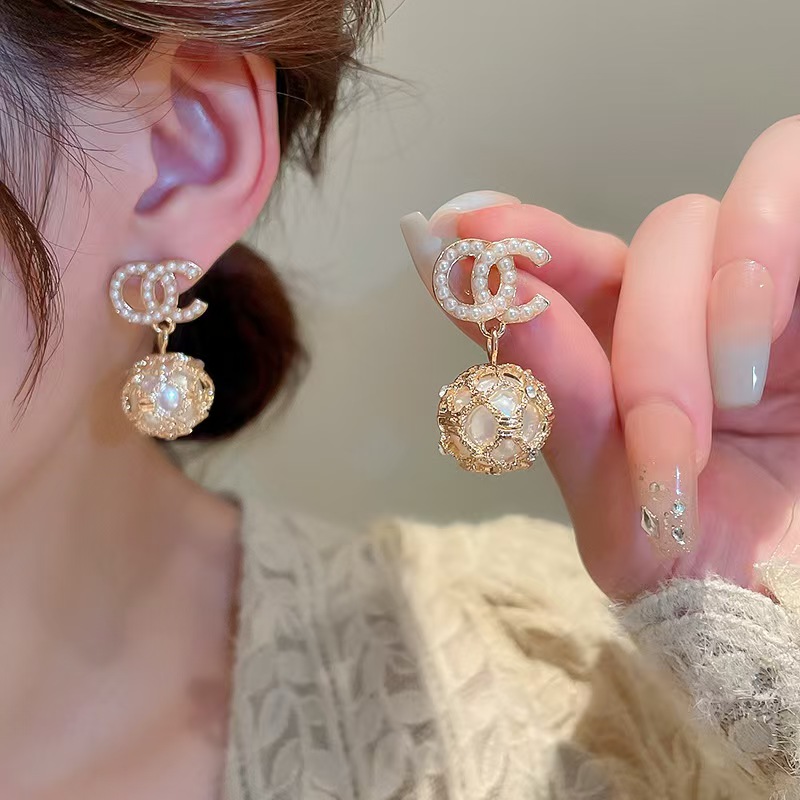 AIYO 璎珞字母耳环高级感森系法式小众精致优雅耳饰